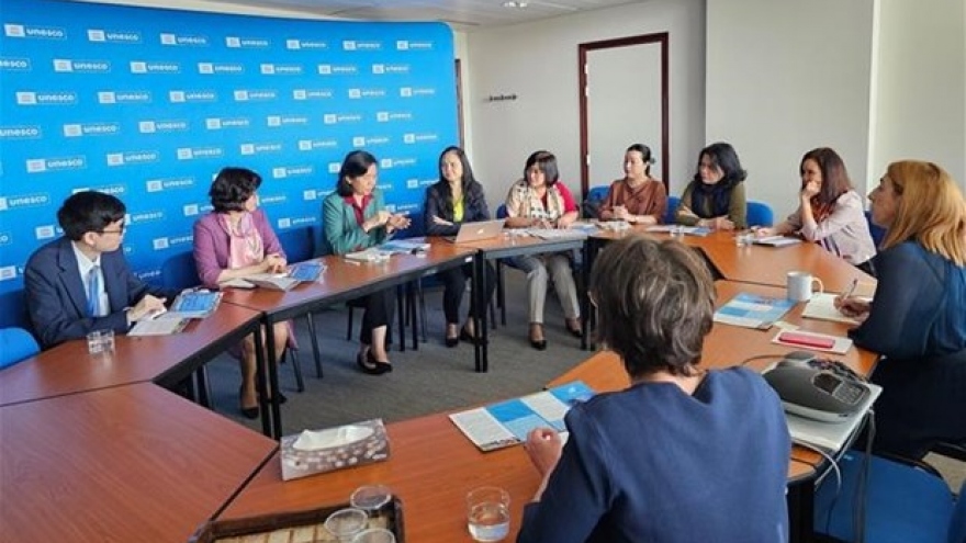 Vietnam Women’s Union delegation pay working visit to France